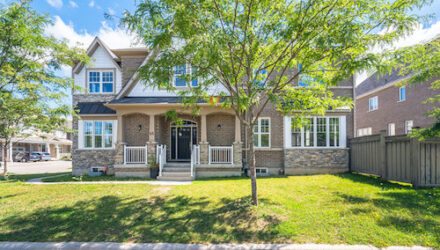 65 Novan Cres Aurora